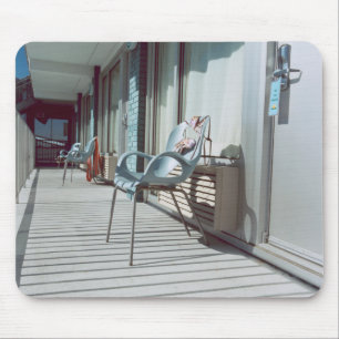 Alfombrilla De Ratón Sillas fuera de habitaciones de la playa