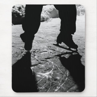 Alfombrilla De Ratón Silueta blanco y negro de los patines