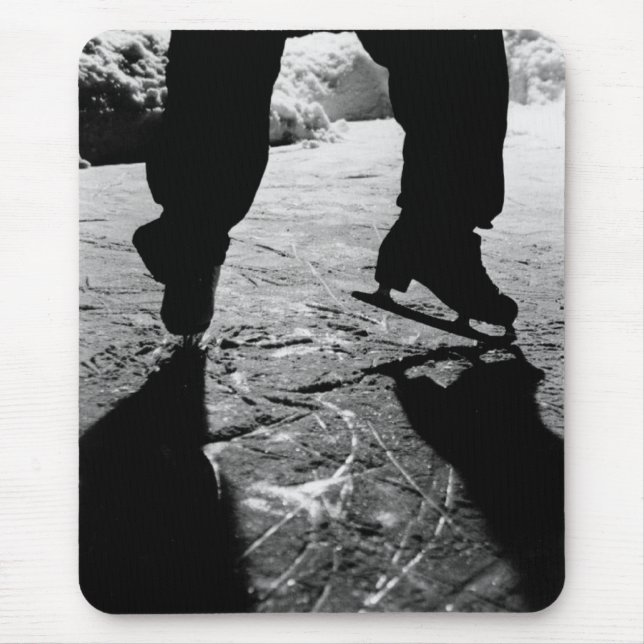 Alfombrilla De Ratón Silueta blanco y negro de los patines (Frente)