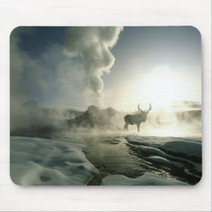 Alfombrilla De Ratón Silueta del amanecer de alce en Castle Geyser
