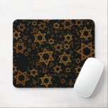 Alfombrilla De Ratón SlipperyJoe's Estrella David temática de Hanukkah<br><div class="desc">SlipperyJoe's Estrella David temática de Hanukkah artística luz de velas festiva resplandeciente temas de luz y resiliencia moderna reverente para festividades judías tamaños variados tonos metálicos oro bronce marrón profundo negro rico fondo evoca tradición hebrea elegancia patrón simétrico regalos decoraciones flujo visual ceremonial rítmico símbolo significativo religión</div>