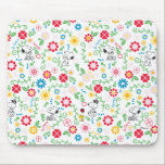 Alfombrilla De Ratón Snoopy So Sweet Flower Pattern<br><div class="desc">Echa un vistazo a este diseño super lindo con Snoopy en un brillante y floral patrón de jardín.</div>