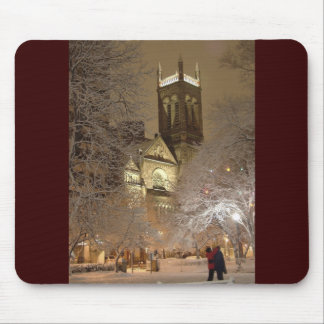 Alfombrilla De Ratón snow_church_couple_tv