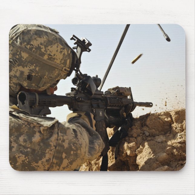 Alfombrilla De Ratón soldado se compromete con fuerzas enemigas (Frente)