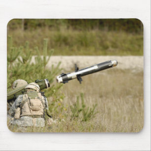 Alfombrilla De Ratón soldados que encienden una jabalina FGM-148