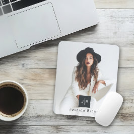 Alfombrilla De Ratón Stylish Modern Woman Entrepreneur Monogram Photo