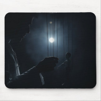 Alfombrilla De Ratón “The Puppet Surgeon” — Strings of Control