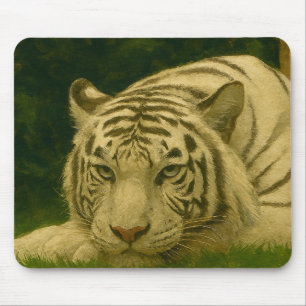 Alfombrilla De Ratón Tigre blanco descansando en la sombra de Woodland