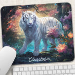 Alfombrilla De Ratón Tigre blanco personalizado<br><div class="desc">Añade un toque mágico a tu espacio de trabajo con esta almohadilla personalizada de ratón con un tigre blanco majestuoso en un bosque encantado. Los colores vivos y los detalles intrincados dan vida a la escena, inspirando creatividad y asombro. Hazlo verdaderamente tuyo añadiendo tu nombre o un mensaje especial. La...</div>