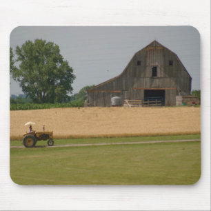 Alfombrilla De Ratón Tractor Mousepad: Tractor y granero