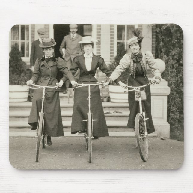 Alfombrilla De Ratón Tres mujeres en las bicicletas, 1900s tempranos (Frente)