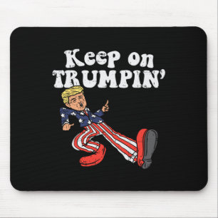 Alfombrilla De Ratón Trumpin: Funny Bandera Estadounidense apoya reelig