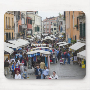 Alfombrilla De Ratón Turistas en un mercado callejero, Venecia, Italia
