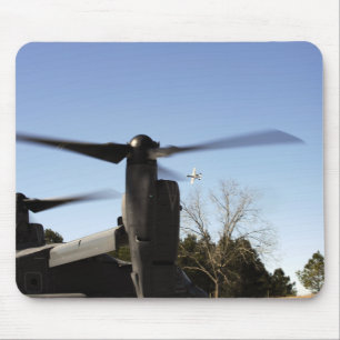 Alfombrilla De Ratón Un CV-22 Osprey se prepara para sacar