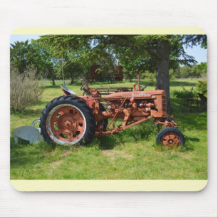 Alfombrilla De Ratón Un viejo tractor en Francia