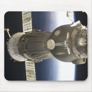 Alfombrilla De Ratón Una nave espacial de Soyuz backdropped por la