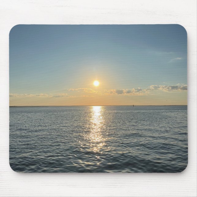 Alfombrilla De Ratón Una puesta de sol serena sobre un horizonte de agu (Frente)