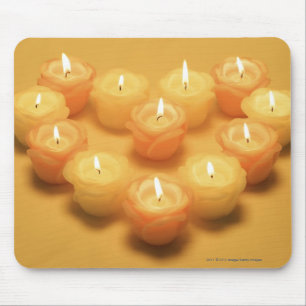 Alfombrilla De Ratón Velas ardientes dispuestas en una forma del