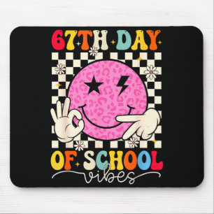 Alfombrilla De Ratón Vibraciones del 67º día de la escuela Divertido se