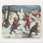Alfombrilla De Ratón Vintage Christmas, Children Snowball Fiesta<br><div class="desc">Ilustracion Vintage. Imagen de feriado navideño de Feliz Navidad con niños divirtiéndose afuera con una pelea de bolas de nieve. Los niños están arrojando bolas de nieve y construyendo un muñeco de nieve en un día de invierno.</div>
