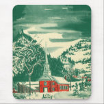 Alfombrilla De Ratón Vintage Christmas Church, Snowscape in Winter<br><div class="desc">Navidades de ilustracion de época celebran un diseño religioso con una pintoresca capilla en un bonito pueblo de montaña. Un paisaje natural invernal con montañas,  árboles y nieve. El original es un cuadro acuático de arte rojo y verde.</div>