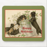 Alfombrilla De Ratón Vintage Christmas Victorian lindos perros dachshun<br><div class="desc">Diseño vintage de Navidades de perros dachshund,  con perros negros,  jugando con un jarrón con mistletoe y berry holly.</div>