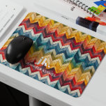 Alfombrilla De Ratón Vintage Colorful Chevron Monograma arco iris<br><div class="desc">Presentamos nuestro elegante diseño de monograma, mostrando grandes iniciales tipográficas en un tipo de letra clásico intemporal, complementado con su nombre a continuación y adornado con rayas de chevron color arcoiris de moda. Las almohadillas personalizadas del ratón son la solución perfecta para un escritorio deslucido. Aceptadas por compañeros de trabajo,...</div>