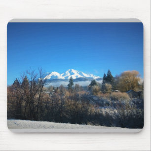 Alfombrilla De Ratón Vista de invierno en el Monte Shasta, CA