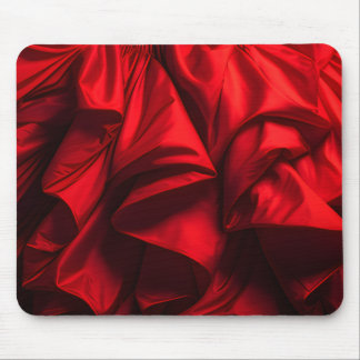 Alfombrilla De Ratón Volantes Rojo Oscuro En Un Escritorio De Portátil 