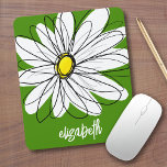 Alfombrilla De Ratón Whimsical Daisy - nombre de guión de moda verde ag<br><div class="desc">Un dibujo zen y caprichoso de una margarita. Las líneas modernas son a mano, con pétalos blancos y un centro amarillo para la flor. El fondo es un verde vibrante - y el nombre es un guión moderno en blanco. Puede agregar un nombre, un monograma u otro texto personalizado. Si...</div>