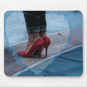 Alfombrilla De Ratón Zapatos rojos del tacón alto en un mousepad