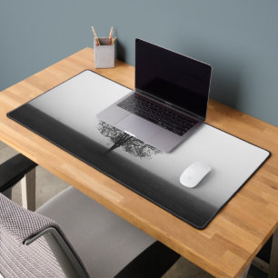 Alfrombrillas De Escritorio Árbol solitario en niebla negro y blanco