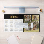 Alfrombrillas De Escritorio Calendario y Collage de fotos de 2024<br><div class="desc">La alfombra de calendario de 2024 es de apariencia y cuenta con fotos favoritas,  además de fondo negro. **Esto es para 2024** (Busque nuestros nuevos diseños para el próximo año).</div>