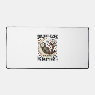 Alfrombrillas De Escritorio Camisa de profesor de estudios sociales Spooky Bra
