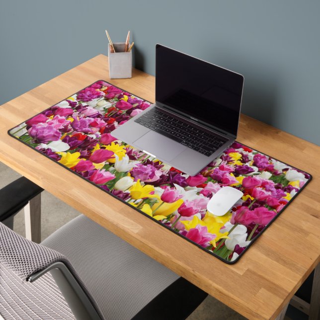 Alfrombrillas De Escritorio campo lleno de tulipanes (Oficina 2)