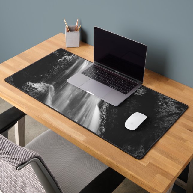 Alfrombrillas De Escritorio Cascada blanca y negra en Hell Gorge, Eslovenia (Oficina 2)