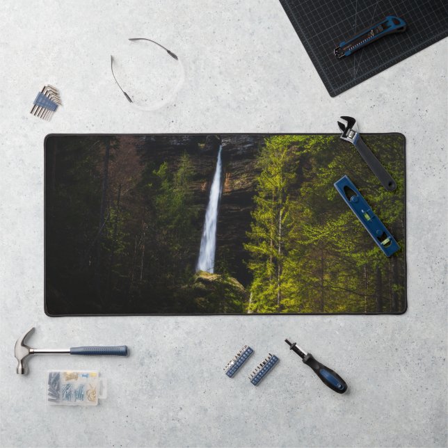 Alfrombrillas De Escritorio Cuento mágico de hadas en la cascada Peričnik, Esl (Puesto de trabajo)