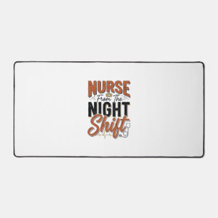 Alfrombrillas De Escritorio Diseño de camiseta de turno de noche de enfermera
