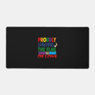 Alfrombrillas De Escritorio Enarbolando Orgullosamente La Bandera Del Amor