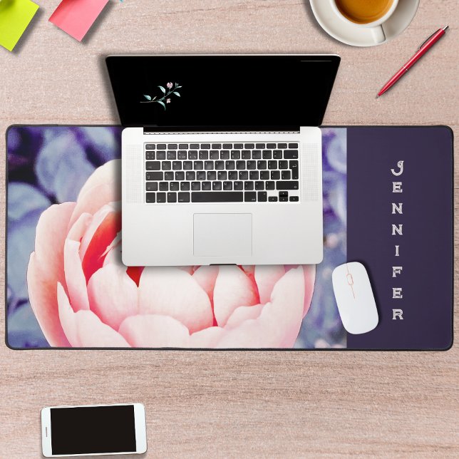 Alfrombrillas De Escritorio Flor hermosa rosa rosa personalizada computadora (An elegant computer desk mat, with a beautiful pink rose picture, to personalize with a name.)