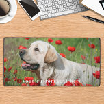 Alfrombrillas De Escritorio Foto Mascota simple personalizada de perro lindo<br><div class="desc">Esta alfombra de personalizable cuenta con una foto perfecta para mostrar a su mejor amigo. El diseño moderno y bonito es ideal para las mamás de perro o cualquier persona que busque un accesorio divertido en el escritorio. Es una gran adición a cualquier espacio de oficina y puede ser personalizado...</div>