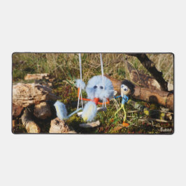 Alfrombrillas De Escritorio Fubby monster op de schommel.