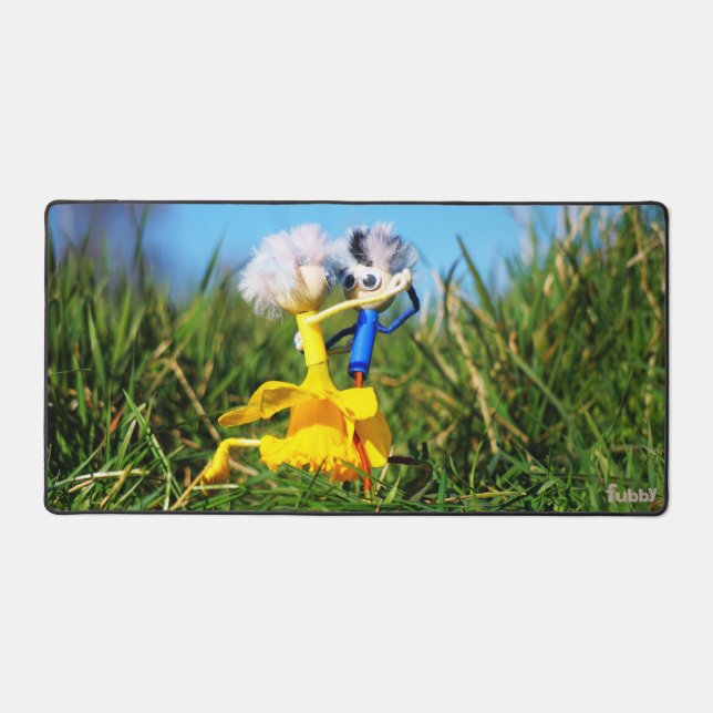 Alfrombrillas De Escritorio Fubby poppetjes die dansen met Narcissenjurk. (Anverso)