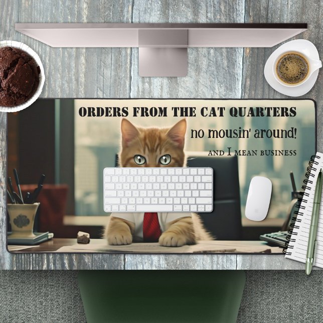 Alfrombrillas De Escritorio Funny Cat Business (Desk mat featuring a cute cat in office outfit behind a desk and your custom funny (or other) texts)