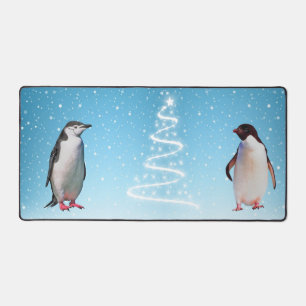 Alfrombrillas De Escritorio Hermosa pareja de pingüinos sobre azul claro
