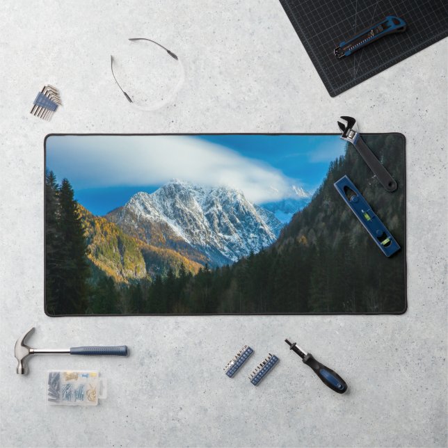 Alfrombrillas De Escritorio Hermoso lago con montañas en Zgornje Jezersko (Puesto de trabajo)