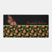 Hermoso patrón de mariposa naranja con nombre