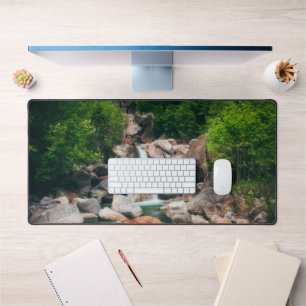 Alfrombrillas De Escritorio Hermoso río en cascada en primavera
