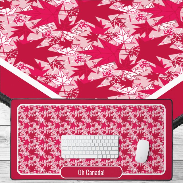 Alfrombrillas De Escritorio Hojas de arce en un fondo rosado (Maple Leaves - Red and White on Pink-Desk Mat by The Canadian Outpost Shop)
