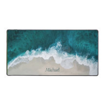 Iniciales costeras de la playa del océano azul